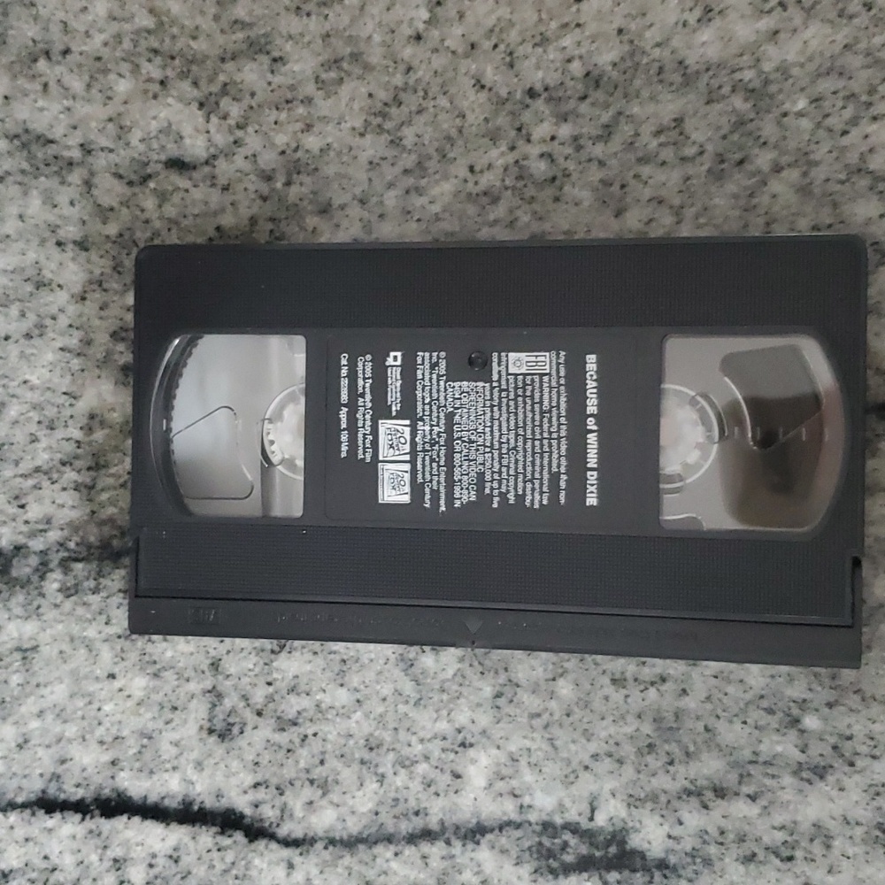 Because of Winn-Dixie VHS 2005 - Picture 3 of 4